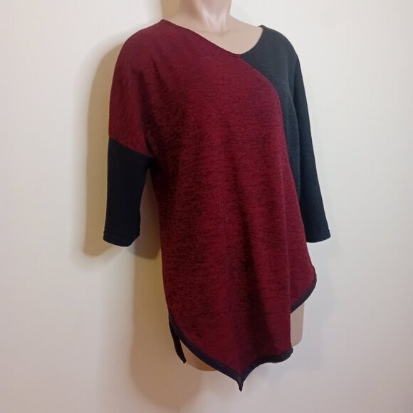 Women's‎ Modern Oversized Michael Tyler Red/Black Colorblock Poncho Sweater L - Picture 2 of 9